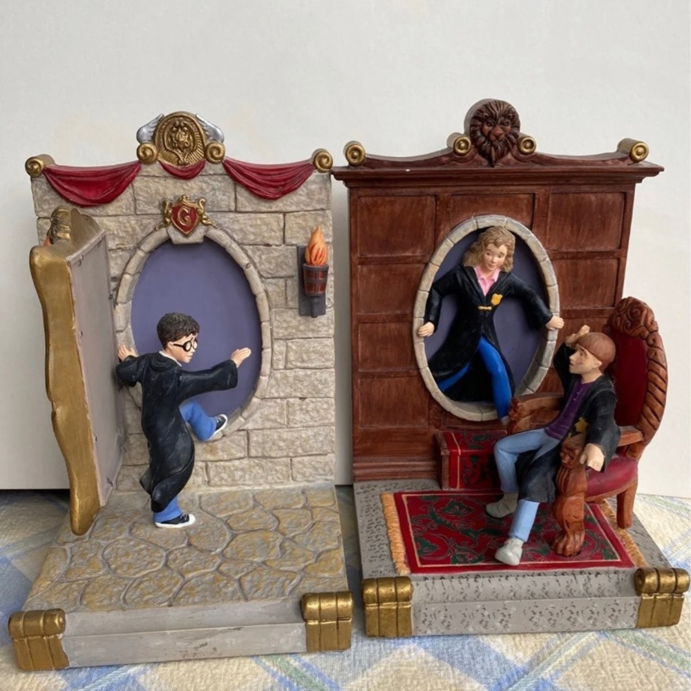 Harry Potter Chamber of Secrets Hallmark Bookend Set